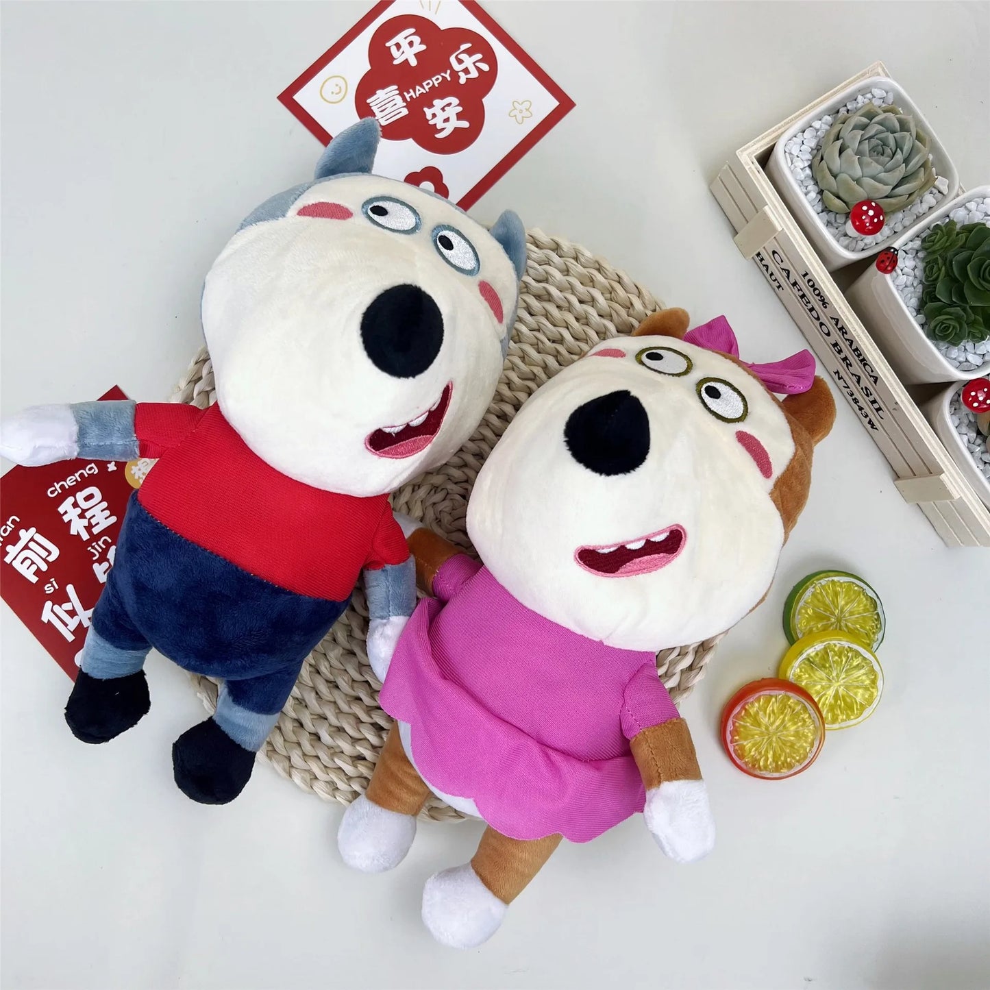 🧸✨ Pelúcias Oficiais da Família Wolfoo – Diversão, Carinho e Aventura! ✨🧸