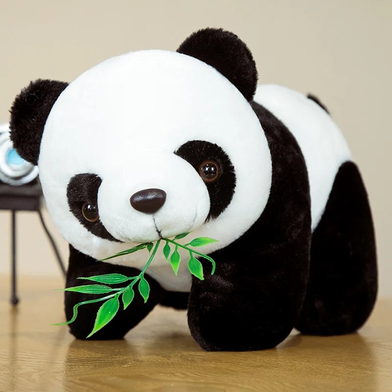 🐼 Pelúcia Panda Fofo 20cm – Com ou Sem Bambu 🌿